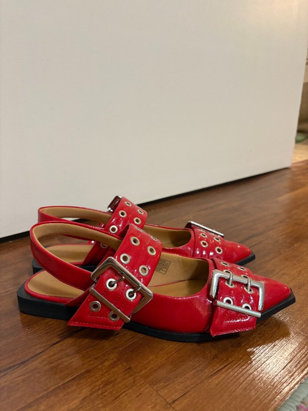 Dream Pairs Red Patent Leather Buckle Flats Size 8.5